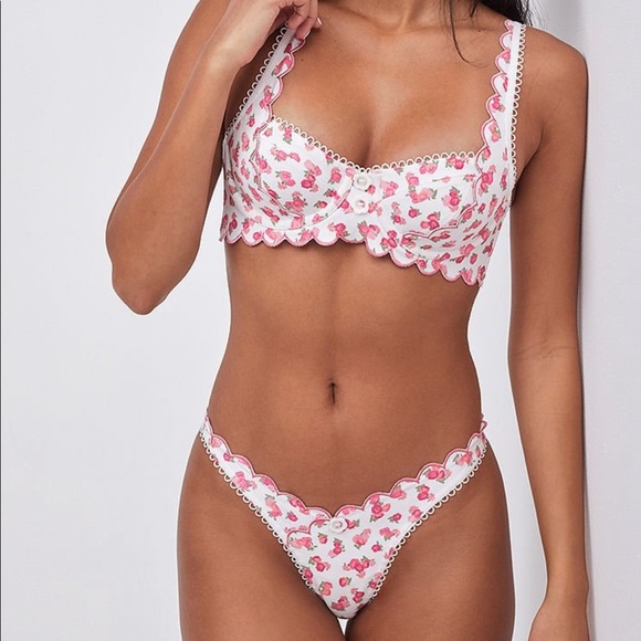 FOR LOVE & LEMONS Baby Blooms Thong Panty - Picture 6 of 9